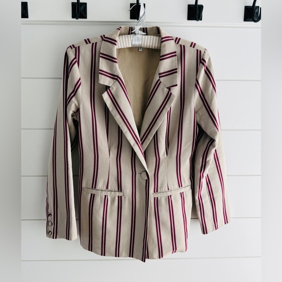 L'Academie Jackets & Blazers - L'Academie Beige and Burgundy Striped Blazer, Size Medium